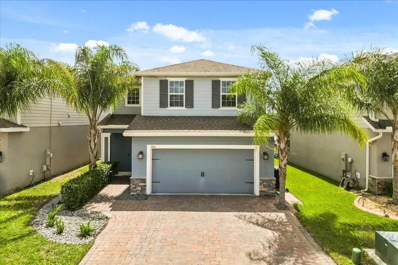 3943 Crawley Down Loop, FL