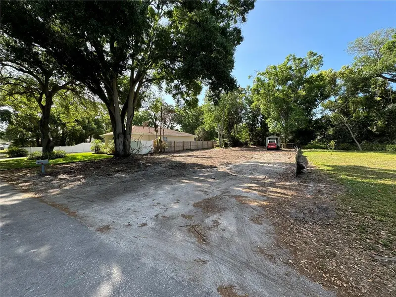 1207 Pine Ave Nw, FL