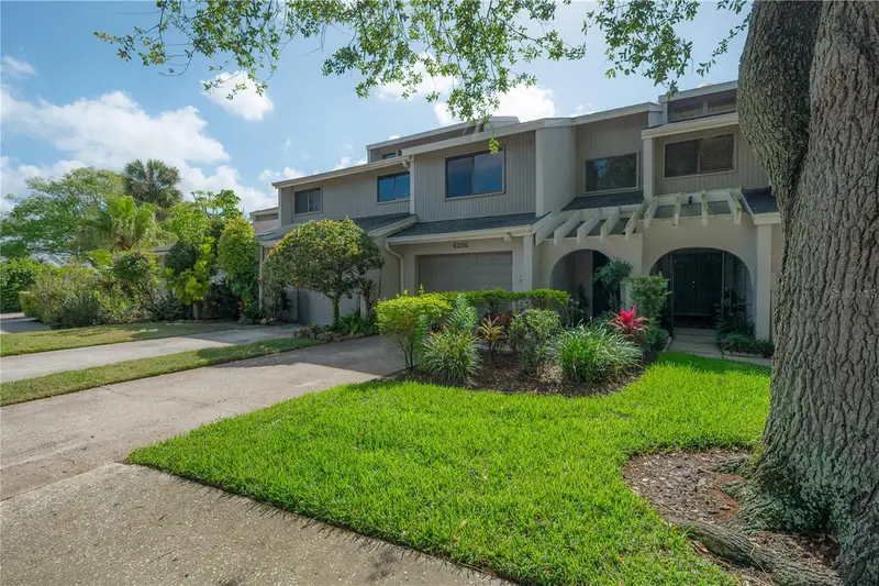 4206 Golf Club Ln, FL