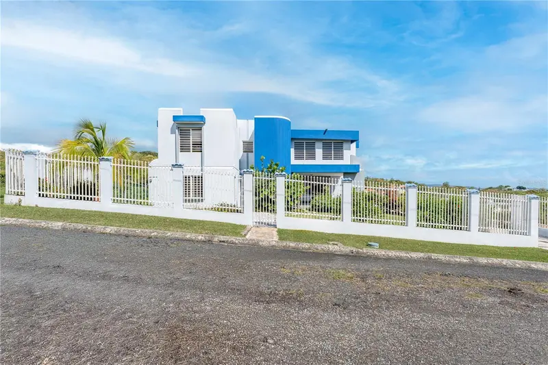 Sr 307 Km 7.0 Vistamar St Estancias De Alta Vista, PR
