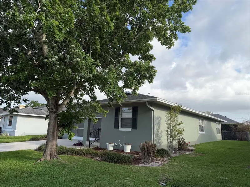 1454 Grand Cayman Cir, FL