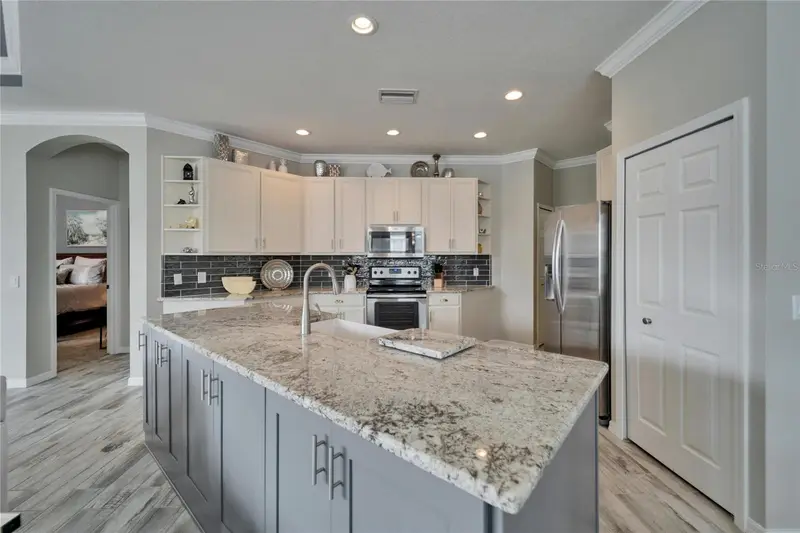221 Sela Cove Cir, FL