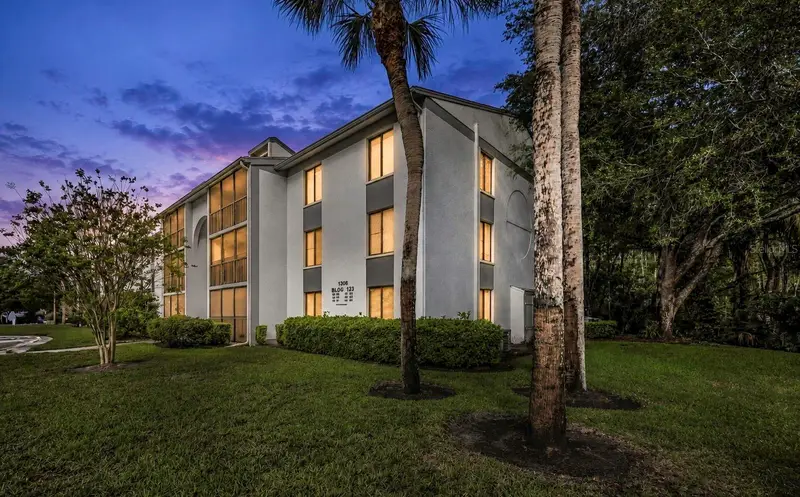 1308 Pine Ridge Cir E #H1, FL