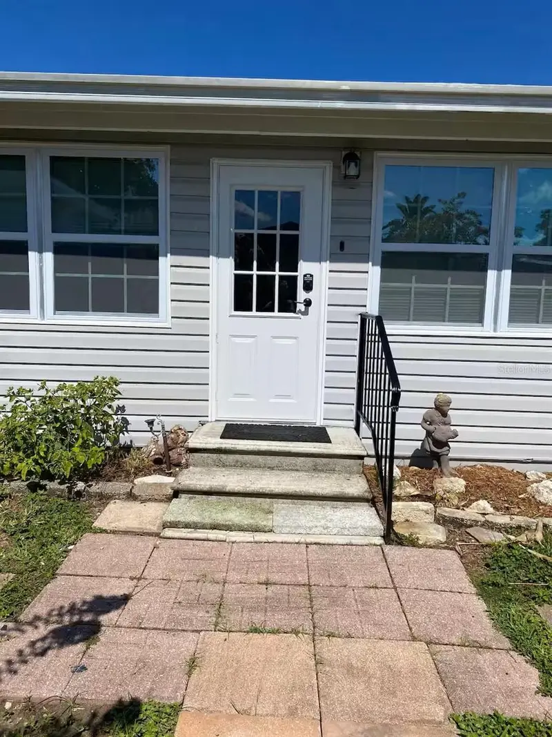 5247 Alpaca Dr, FL