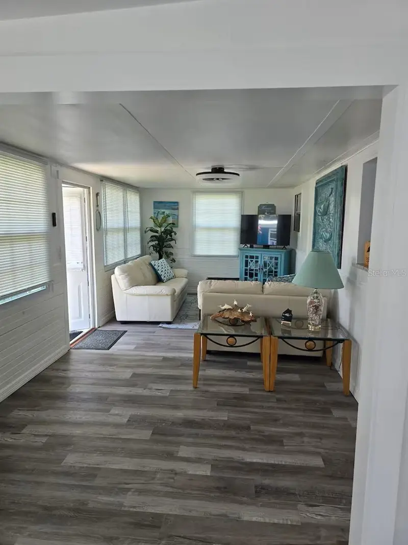 5247 Alpaca Dr, FL