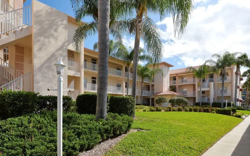 9630 Club South Cir #6202, FL
