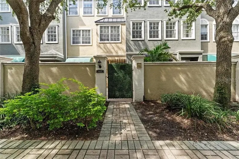 1437 Harbour Walk Rd, FL