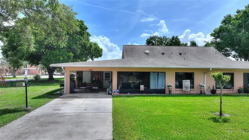 302 Genesis Pointe Dr, FL