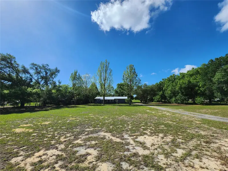 20916 County Road 44a, FL