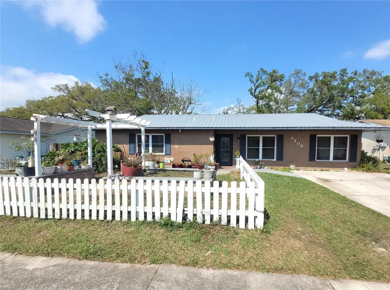 5203 Presidential St, FL