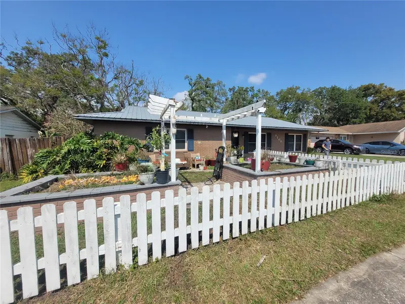 5203 Presidential St, FL