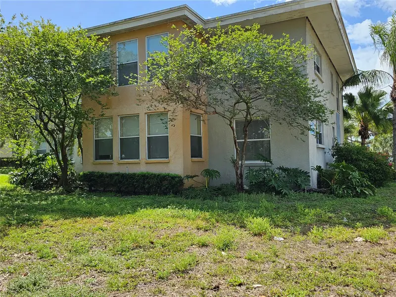 1365 Drew St #102, FL
