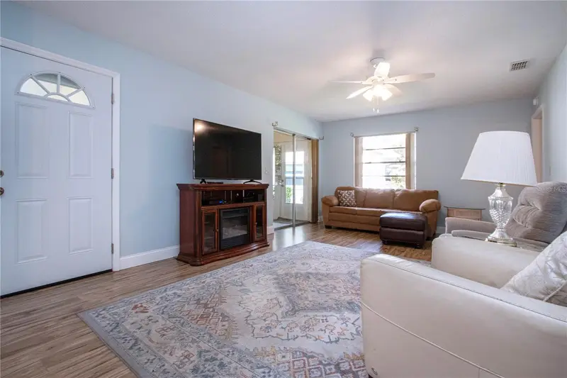 2017 Hullhouse Dr #351, FL