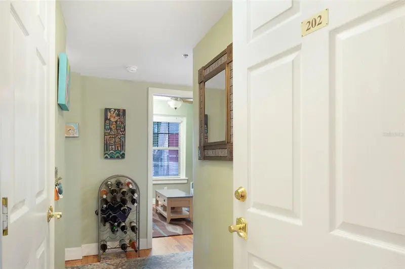 219 4th Ave N #202, FL