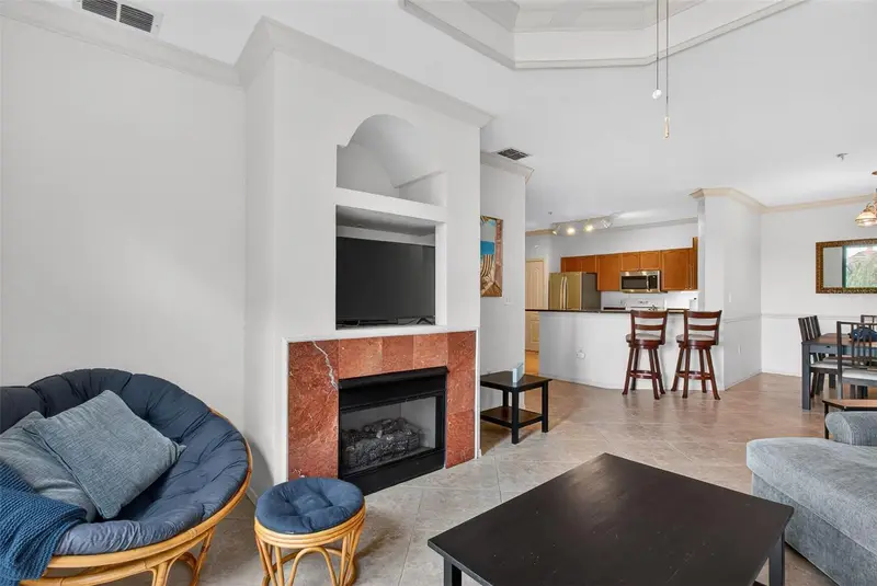 2730 Via Tivoli #335a, FL