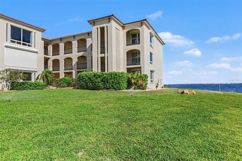 1 Colony Point Dr #A7, FL