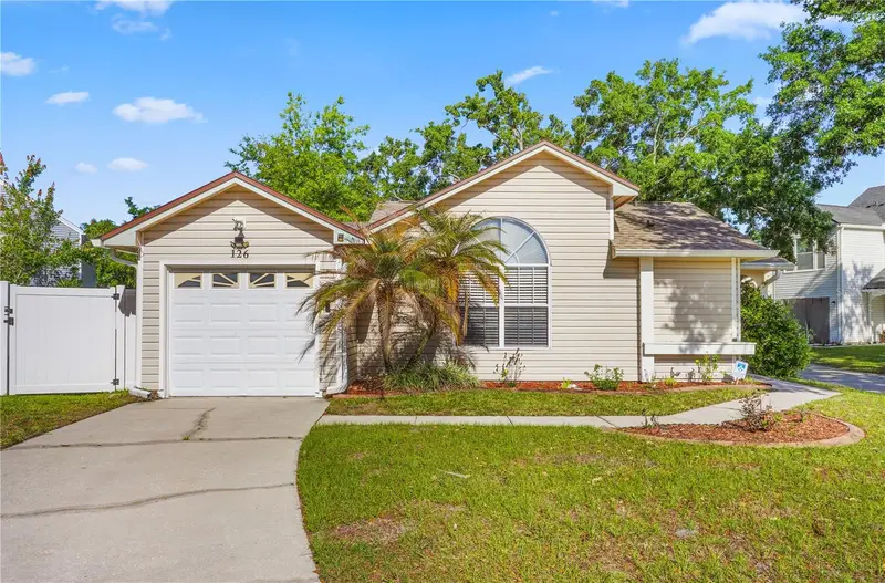 126 Spanish Moss Ct, FL