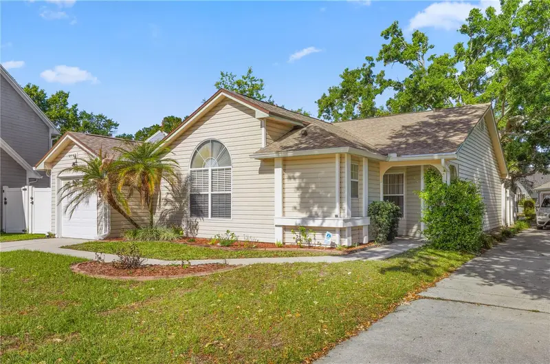 126 Spanish Moss Ct, FL