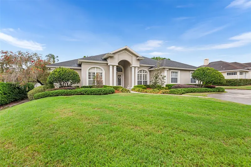 902 Hanover Way, FL