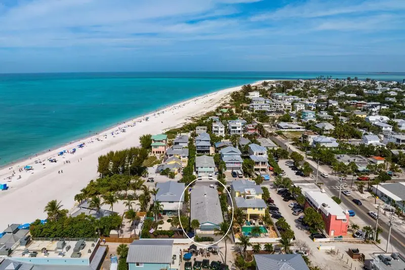 107 Pine Ave, FL