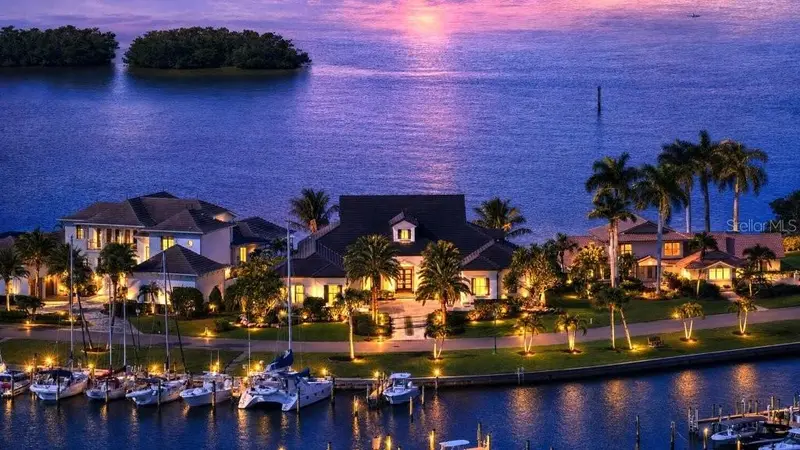 313 Lookout Point Dr, FL