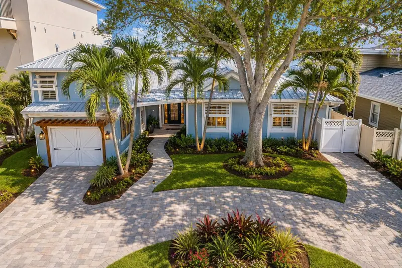 845 Bay Esplanade, FL
