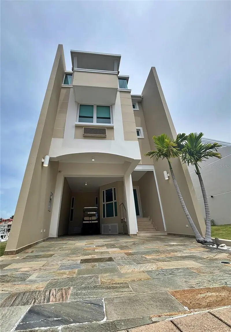14 Peninsula  De San Juan St, PR