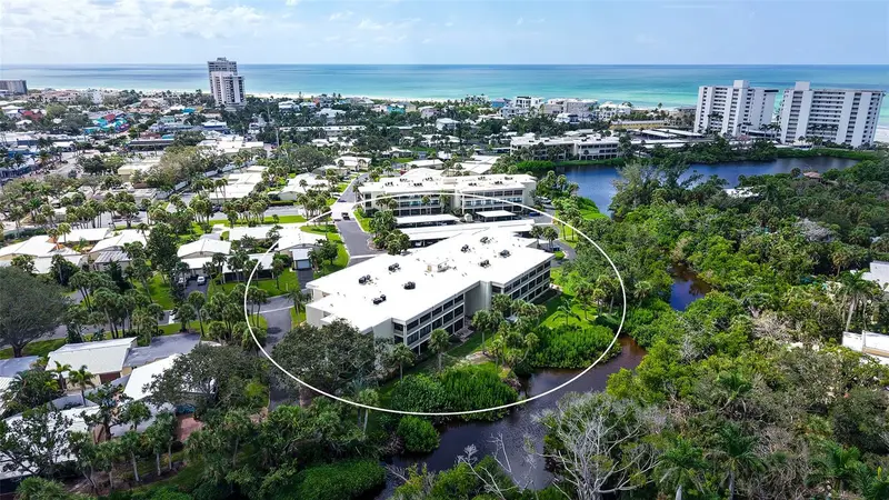 225 Hourglass Way #202, FL