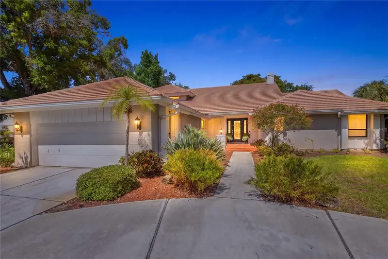 4937 Landings Ct, FL