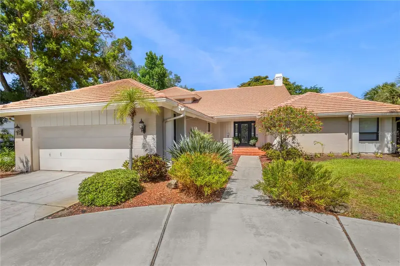 4937 Landings Ct, FL