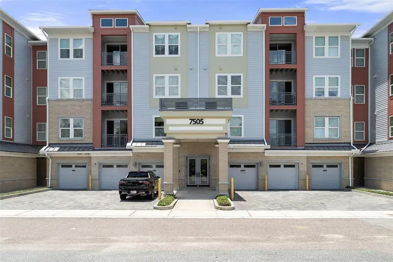 7505 Laureate Blvd #2208, FL