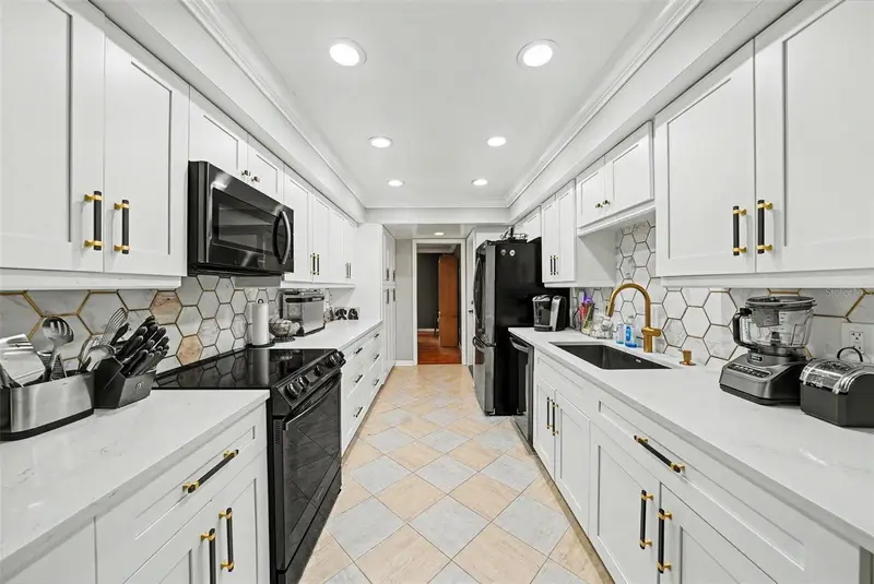1009 Morfield Ln, FL