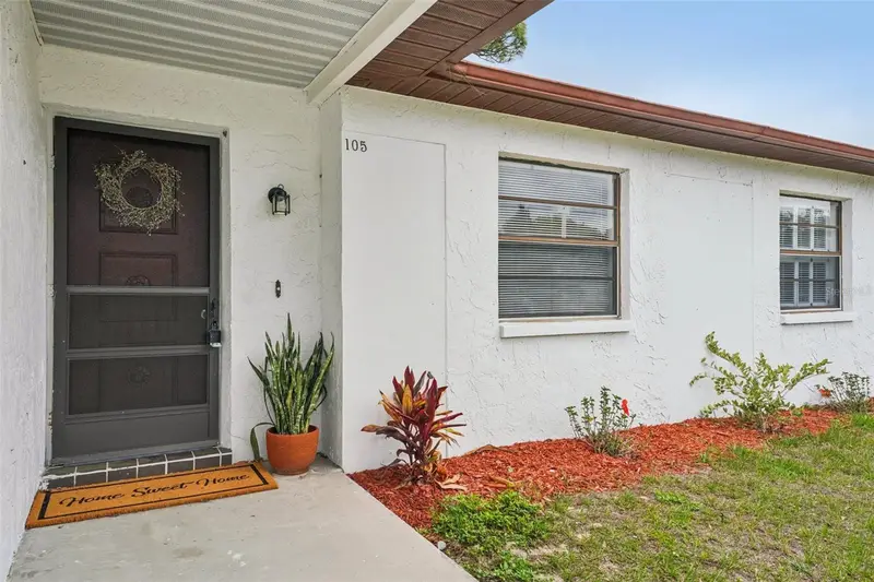 105 Lotus Cir, FL