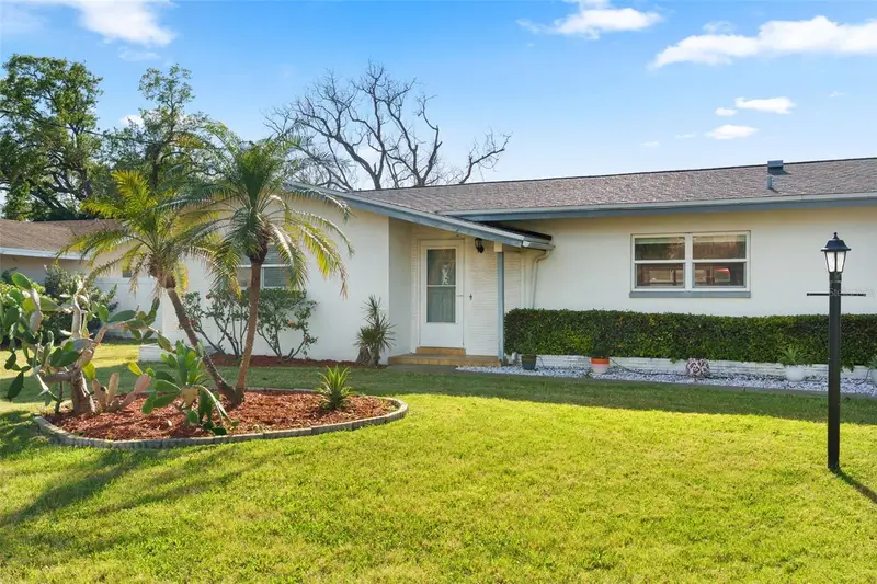 1768 Harbor Cir E, FL