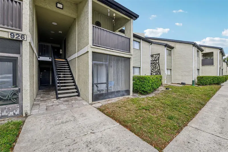 926 Lake Destiny Rd #F, FL