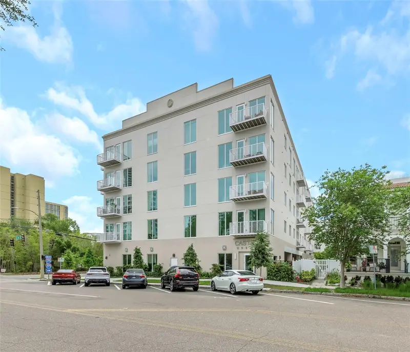 600 3rd Ave S #305, FL