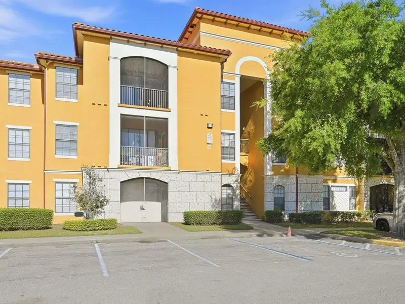 6169 Metrowest Blvd #305, FL