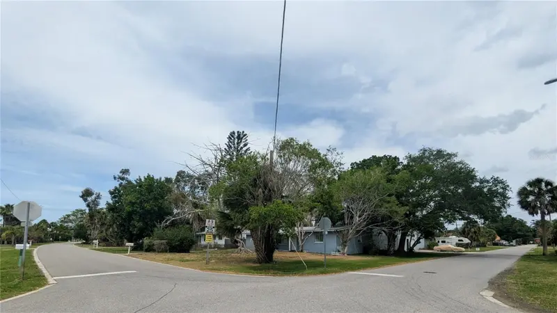 7001 & 7011 Hibiscus Ave S, FL