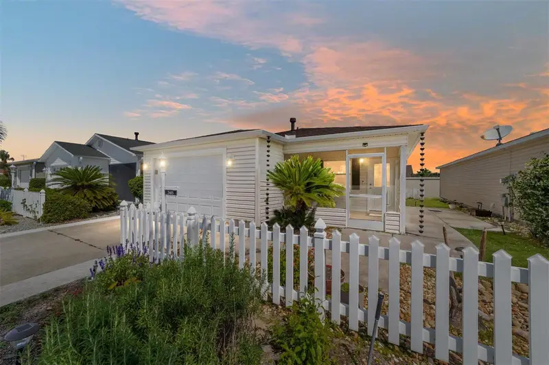 2403 Baton Pl, FL