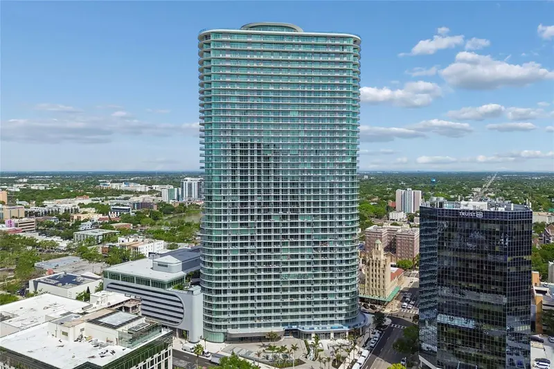 400 Central listing