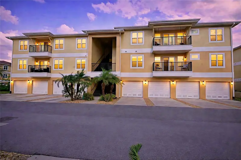 6420 Banyan Blvd #303, FL