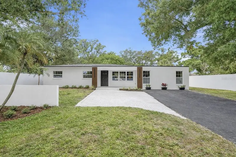 4909 S Zion St, FL
