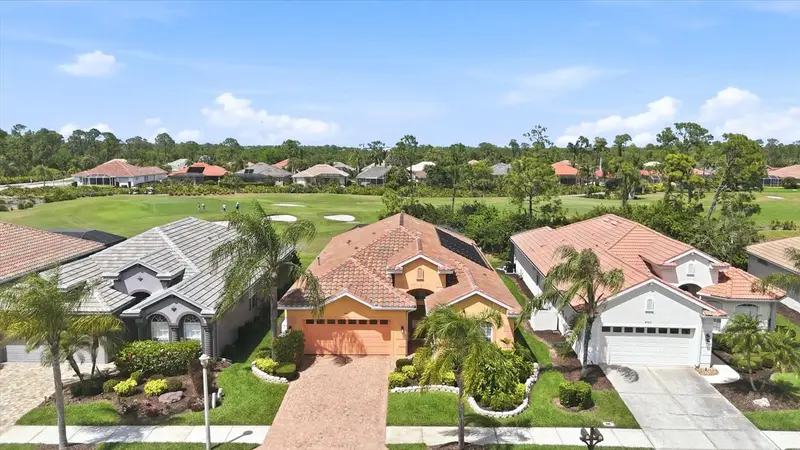 4811 Blue Heron Cir, FL
