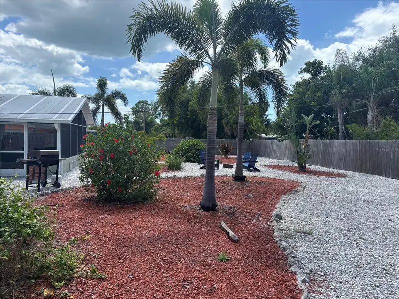 1008 Estremadura Dr, FL