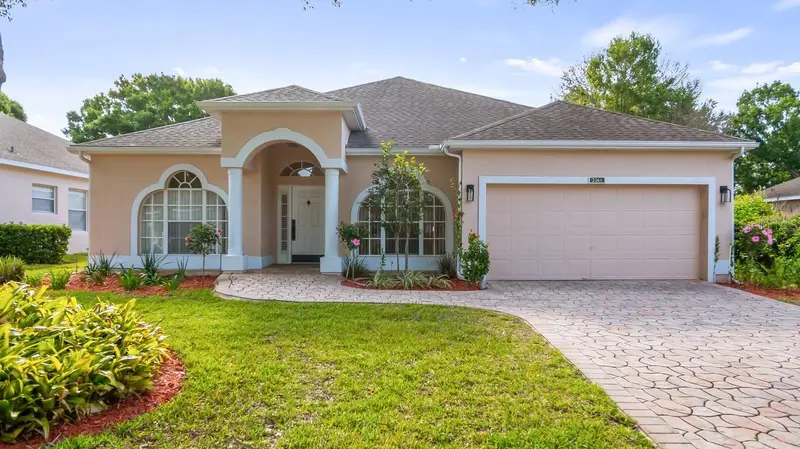 2241 Kingsmill Way, FL