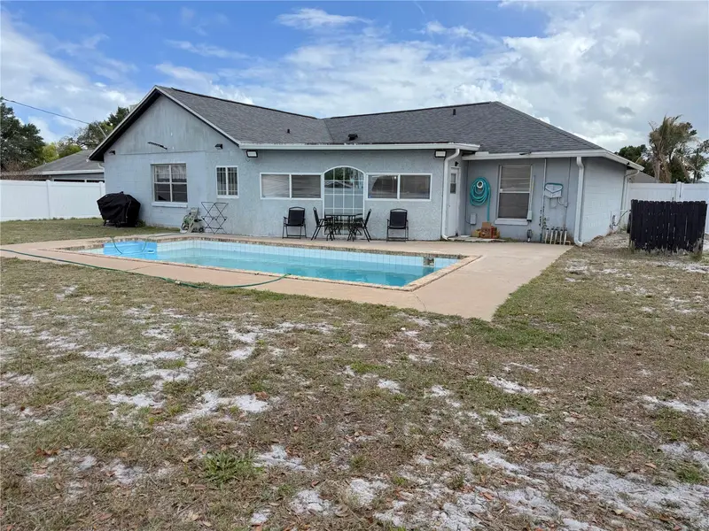 1160 Manitoba St, FL