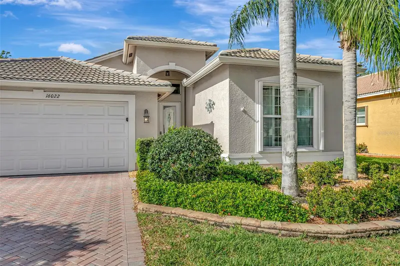 16022 Golden Lakes Dr, FL