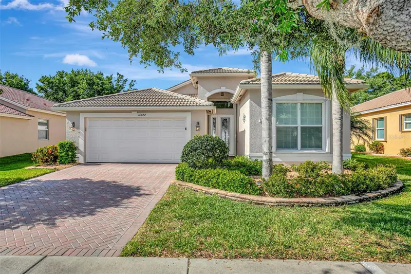 16022 Golden Lakes Dr, FL