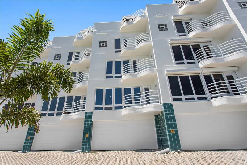 4950 Bayshore Blvd #25d, FL