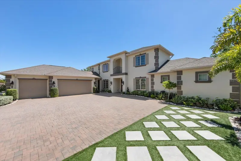 305 Eastleigh Dr, FL